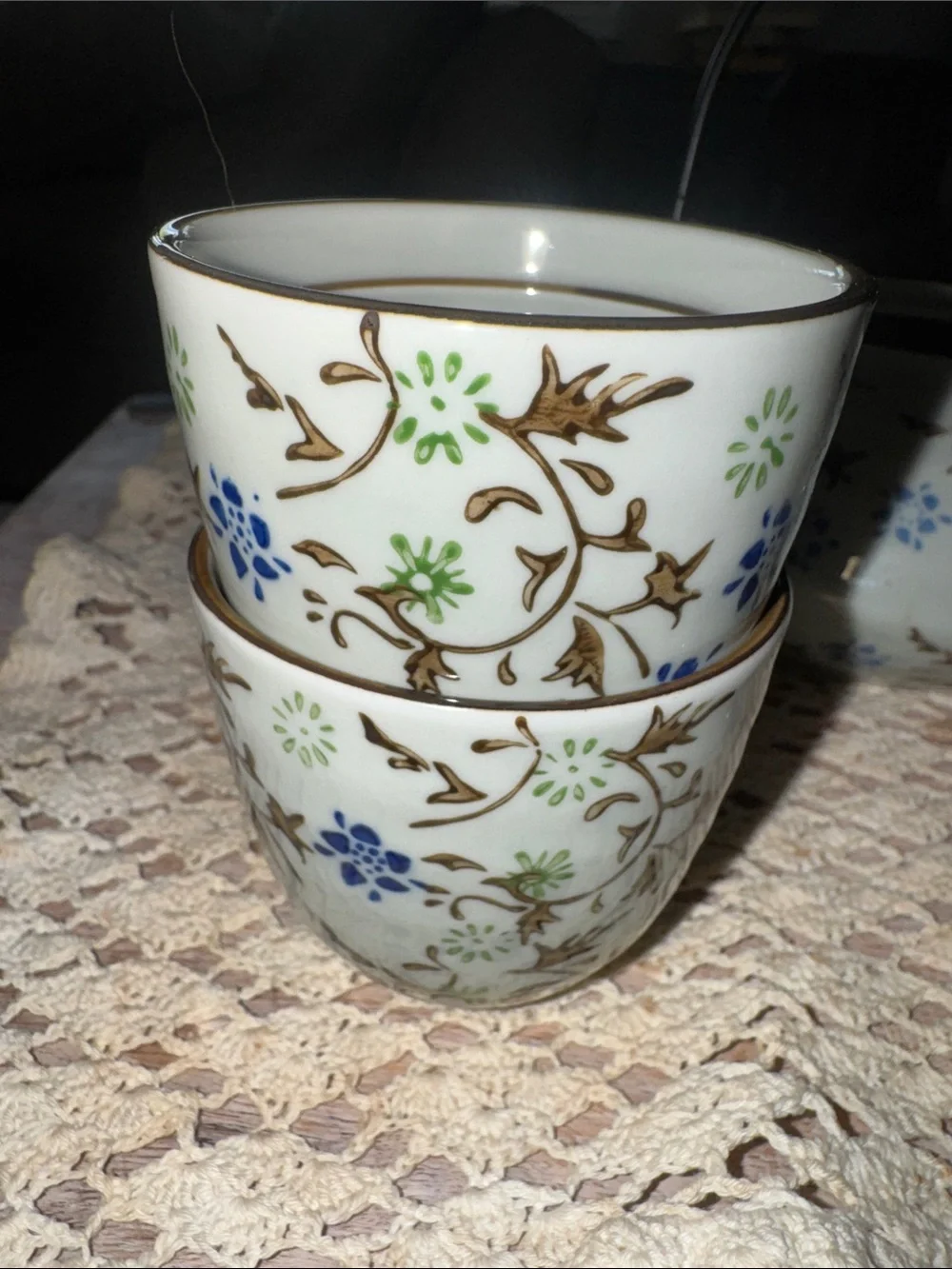 Pier 1 Japanese Import Tomoko porcelain Matching Teapot and bowls